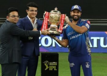 IPL-Trophy-Ganguly-Rohit