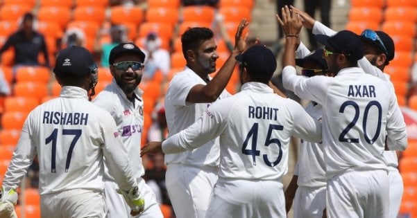 R Ashwin, Axar Patel & Team India