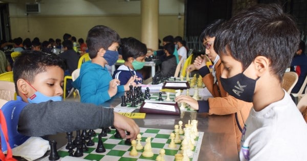Nivaan Agarwal(Black) making move against Ariav Kamat(White) in the first round boys under 7 group
