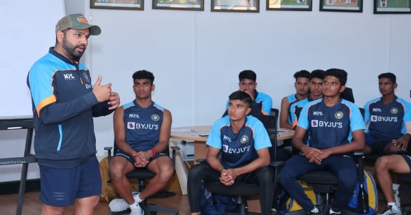 Rohit-Sharma-Addressing-U19-Team