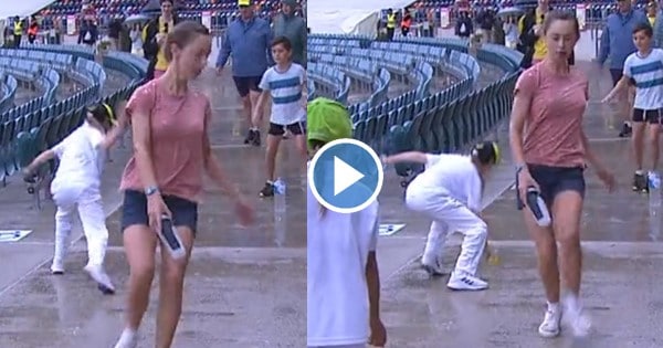 Fans-playing-cricket