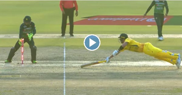 Australian-Wicketlkeeper-Runout