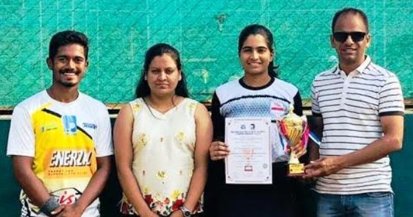 Girls-Double-Crown-winner-Harshita-Bangera-with-guest