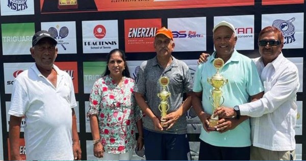 Mens-over-65-winner-Yogesh-Shah-and-run-...-up-Eknath-Kinikar-with-chief-guest