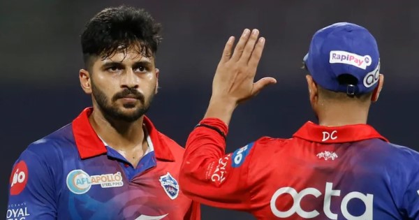 Shardul-Thakur-and-Kuldeep-Yadav