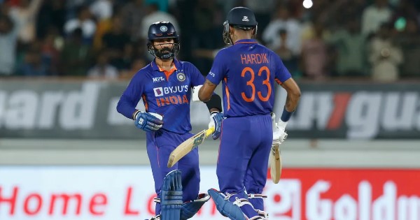 Dinesh-Karthik-And-Hardik-Pandya