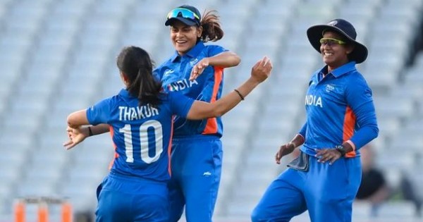 Indian-Women-Team