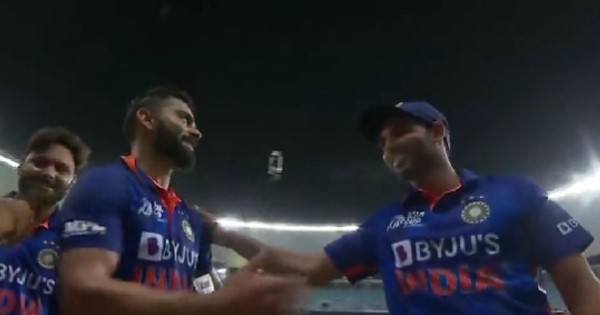 Virat Kohli & Bhuvneshwar Kumar