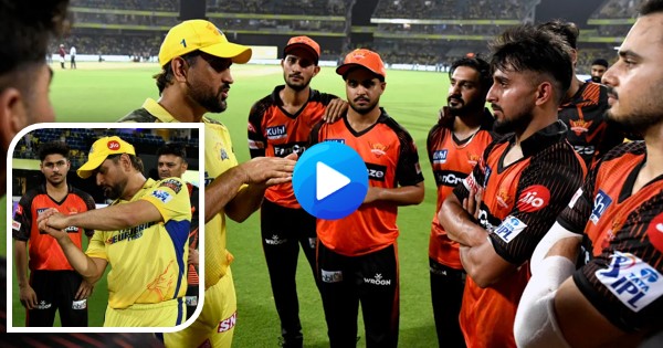 MS-Dhoni-And-SRH-Players