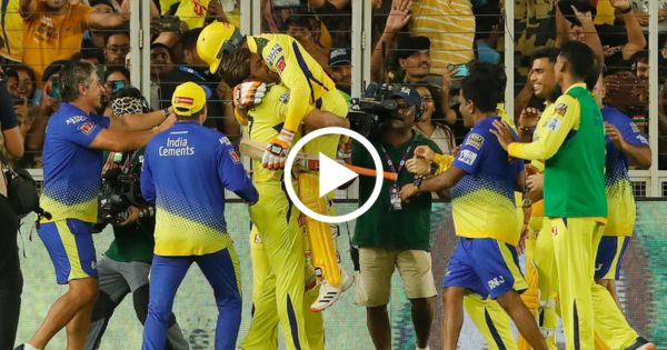 Ravindra Jadeja lifting Ravindra Jadeja