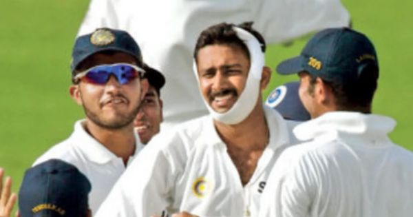 Anil Kumble injured in West indies tour 2002