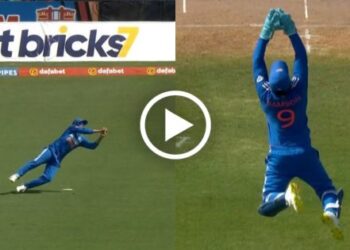 Terrific catches by Sanju Samson & Kuldeep yadav