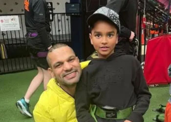 Shikhar Dhawan With his Son Zoravar